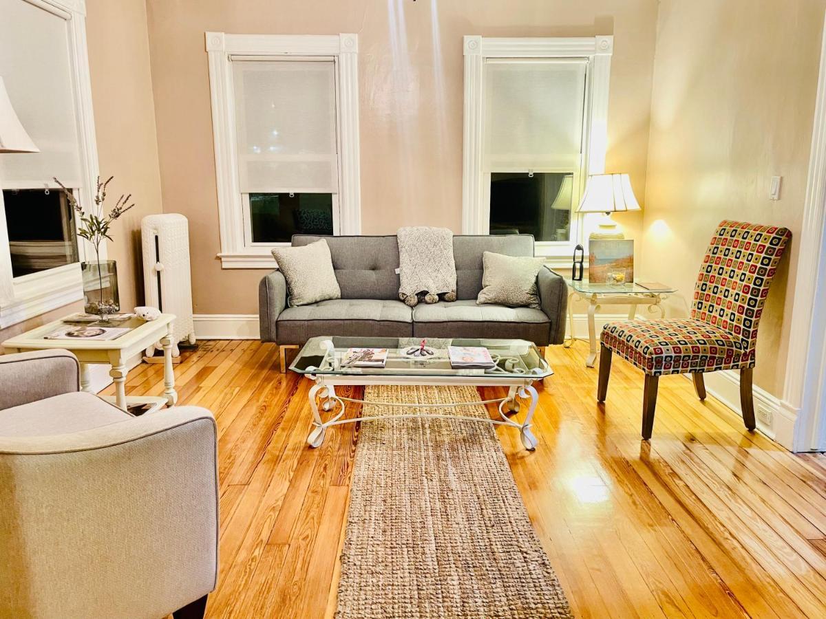 Delightful 2Br Apartment With Balcony - 15 Min From Mohegan Sun- Foxwoods Casinos & Mystic Нью-Лондон Екстер'єр фото