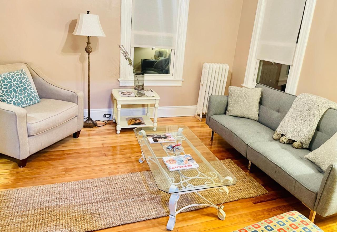 Delightful 2Br Apartment With Balcony - 15 Min From Mohegan Sun- Foxwoods Casinos & Mystic Нью-Лондон Екстер'єр фото