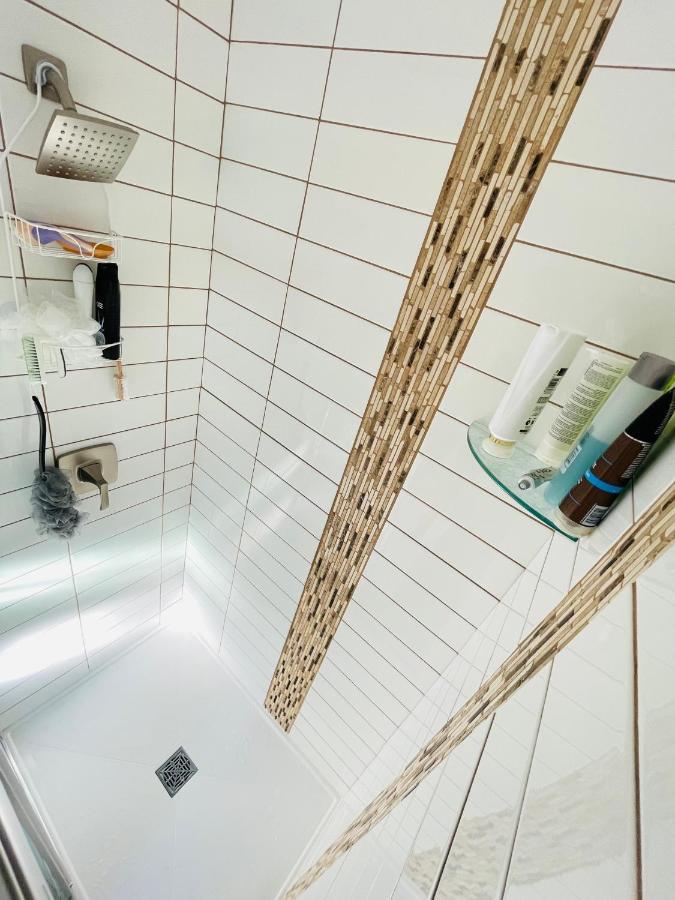 Delightful 2Br Apartment With Balcony - 15 Min From Mohegan Sun- Foxwoods Casinos & Mystic Нью-Лондон Екстер'єр фото