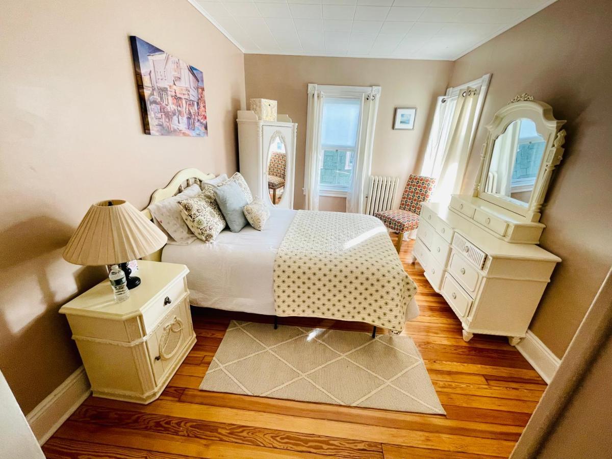 Delightful 2Br Apartment With Balcony - 15 Min From Mohegan Sun- Foxwoods Casinos & Mystic Нью-Лондон Екстер'єр фото