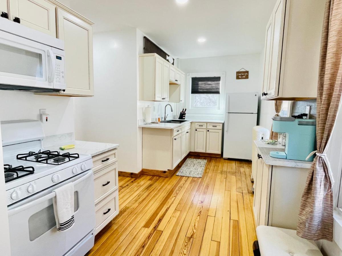 Delightful 2Br Apartment With Balcony - 15 Min From Mohegan Sun- Foxwoods Casinos & Mystic Нью-Лондон Екстер'єр фото