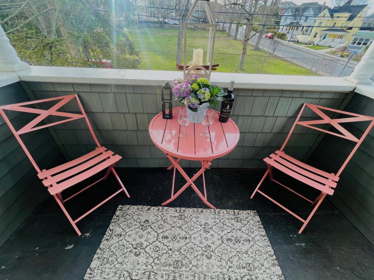Delightful 2Br Apartment With Balcony - 15 Min From Mohegan Sun- Foxwoods Casinos & Mystic Нью-Лондон Екстер'єр фото