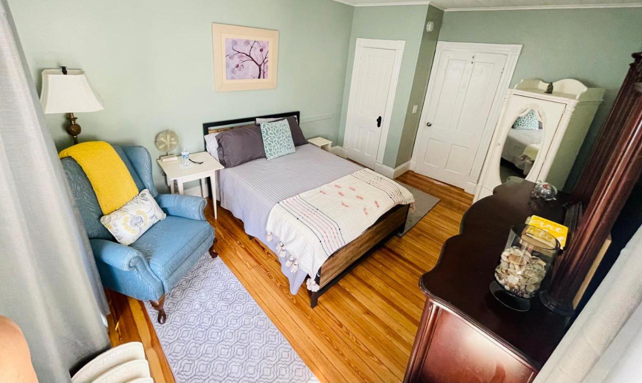 Delightful 2Br Apartment With Balcony - 15 Min From Mohegan Sun- Foxwoods Casinos & Mystic Нью-Лондон Екстер'єр фото