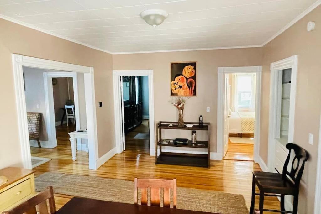 Delightful 2Br Apartment With Balcony - 15 Min From Mohegan Sun- Foxwoods Casinos & Mystic Нью-Лондон Екстер'єр фото