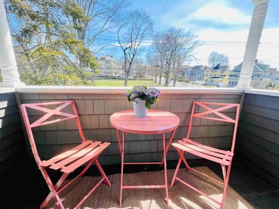 Delightful 2Br Apartment With Balcony - 15 Min From Mohegan Sun- Foxwoods Casinos & Mystic Нью-Лондон Екстер'єр фото