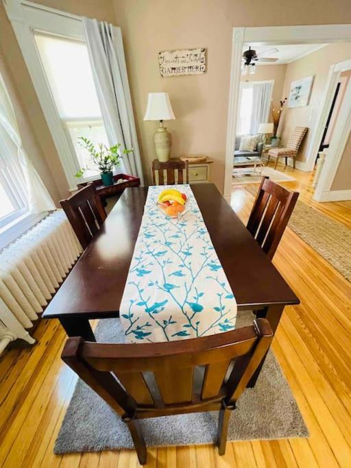 Delightful 2Br Apartment With Balcony - 15 Min From Mohegan Sun- Foxwoods Casinos & Mystic Нью-Лондон Екстер'єр фото